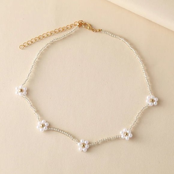 chichigems Jewelry - Y2K White Beaded Pearl Daisy Flower Unisex Choker Necklace NEW